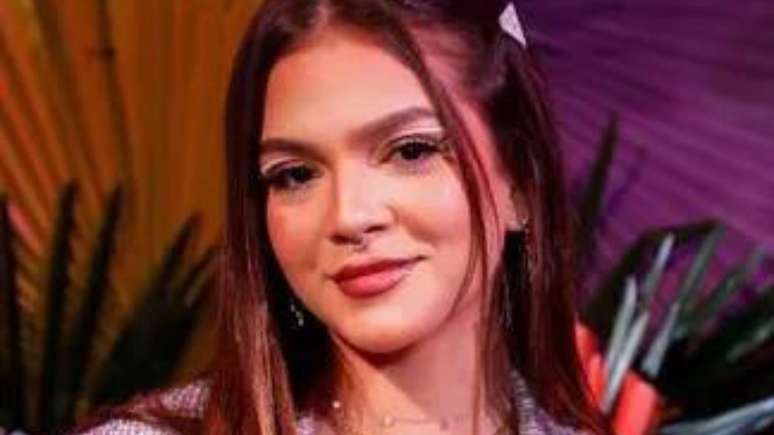 Pregnant?  Mel Maia arouses suspicion with her belly massage and intrigues fans