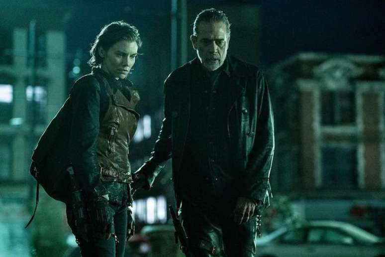 Maggie (Lauren Cohan) e Negan (Jeffrey Dean Morgan) se unem para sobreviver à Nova York de The Walking Dead: Dead City (Imagem: Divulgação/Amazon Prime Video)