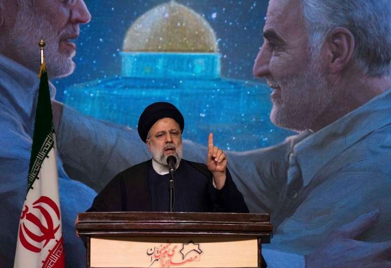 O aiatol&aacute; Khamenei prometeu vingan&ccedil;a ap&oacute;s o assassinato de Soleimani