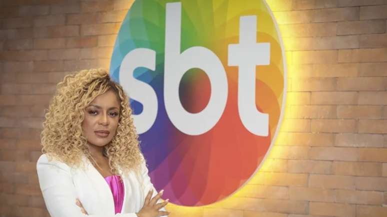 Cariúcha assina contrato fixo com SBT