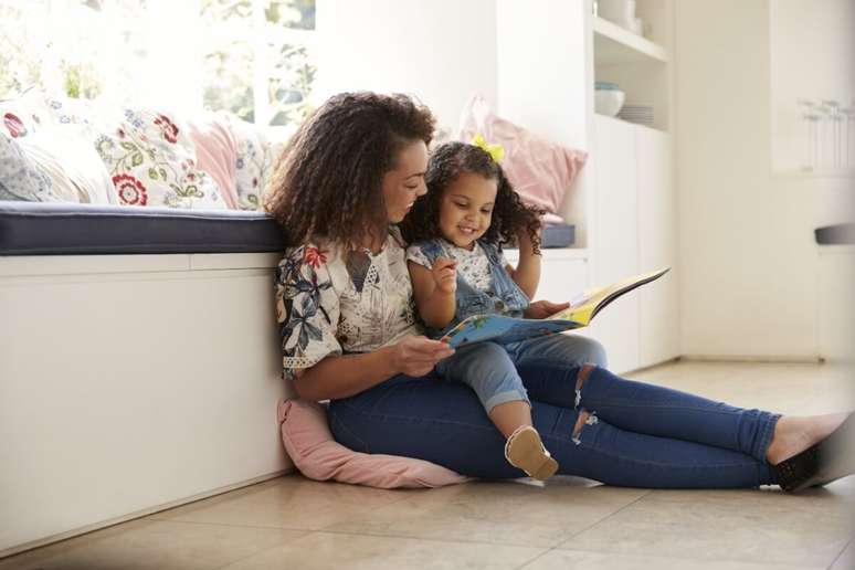 Os livros infantis são importantes para que as crianças aprendam sobre sentimentos