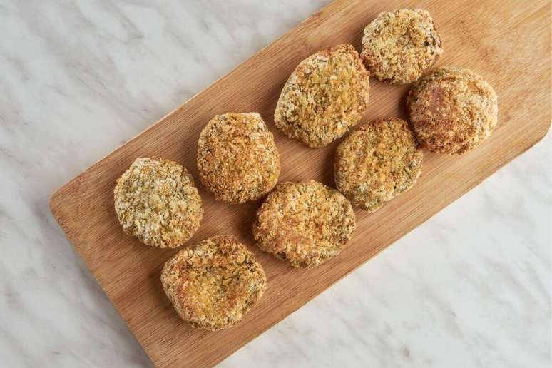 Bolinho de mandioca com frango 