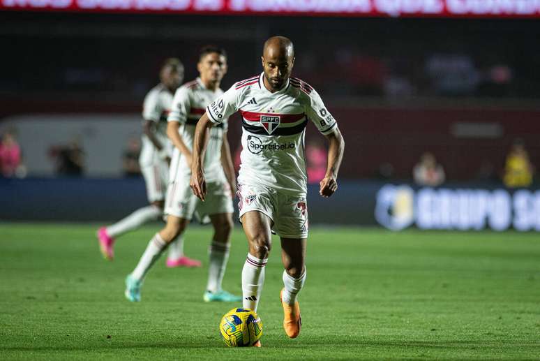 Lucas Moura (São Paulo) em jogo oficial no dia 17.08.2023