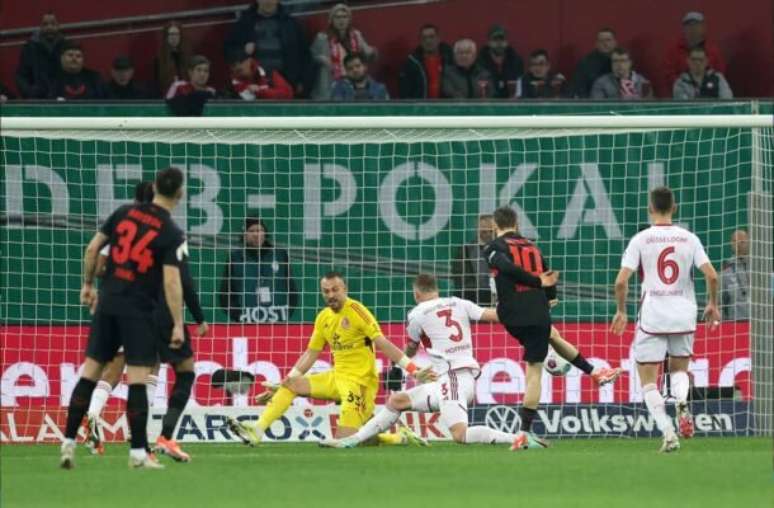 INA FASSBENDER/AFP via Getty Images - Legenda: Leverkusen venceu o Dusseldorf e está na final da Copa da Alemanha