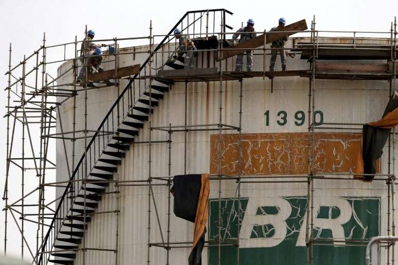 Tanque da Petrobras em Brasília
30/9/2015  REUTERS/Ueslei Marcelino/Arquivo