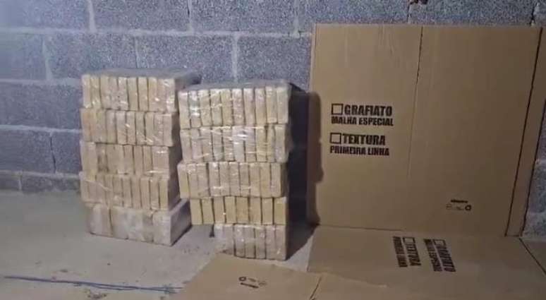 Denarc apreende toneladas de coca&iacute;na em &lsquo;bunker&rsquo; de im&oacute;vel no interior de SP.