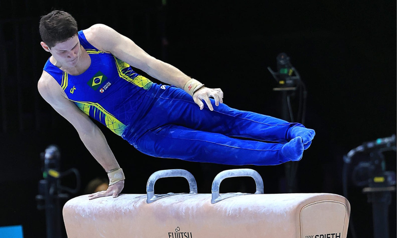 Diogo Soares em a&ccedil;&atilde;o no cavalo com al&ccedil;as (Ricardo Bufolin-CBG)