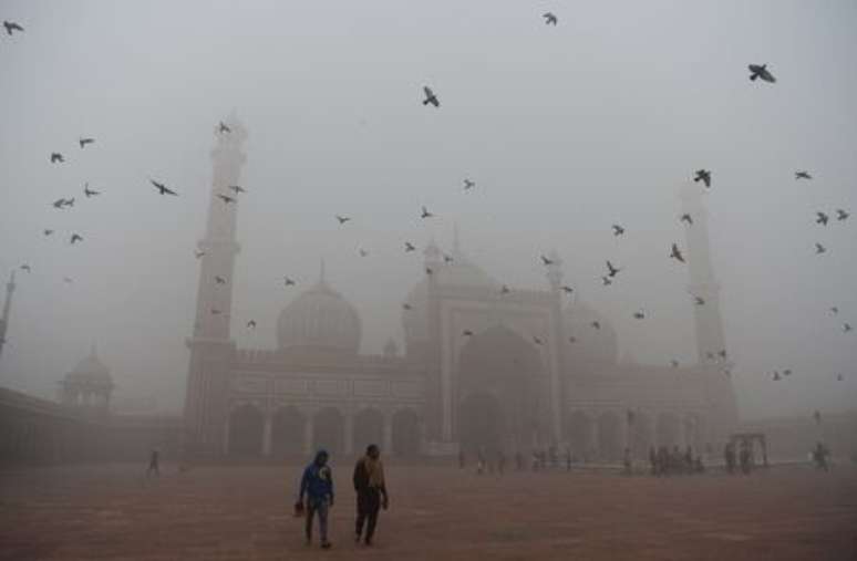 Poluição do ar atinge níveis alarmantes em Nova Déli, capital da Índia