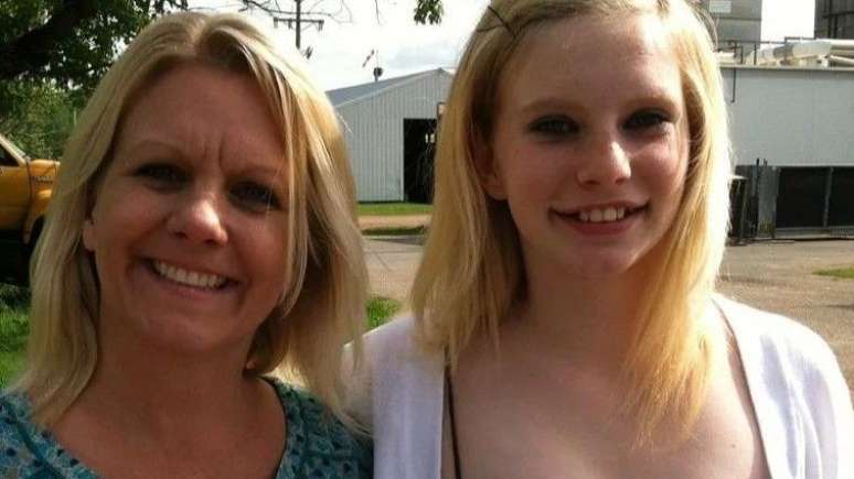 Kristina Cahak, mãe de Morgan, é uma entre centenas de pessoas nos EUA que estão processando redes sociais por supostos danos aos jovens