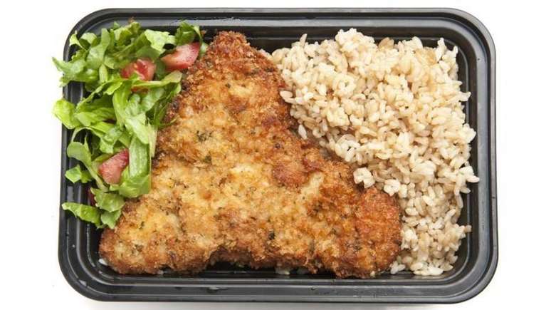 Muitos recipientes de plástico soltam químicos quando esquentados no micro-ondas