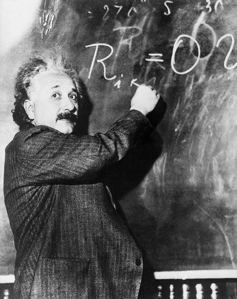 A rela&ccedil;&atilde;o entre gravidade e tempo &eacute; resultado da pesquisa de Albert Einstein