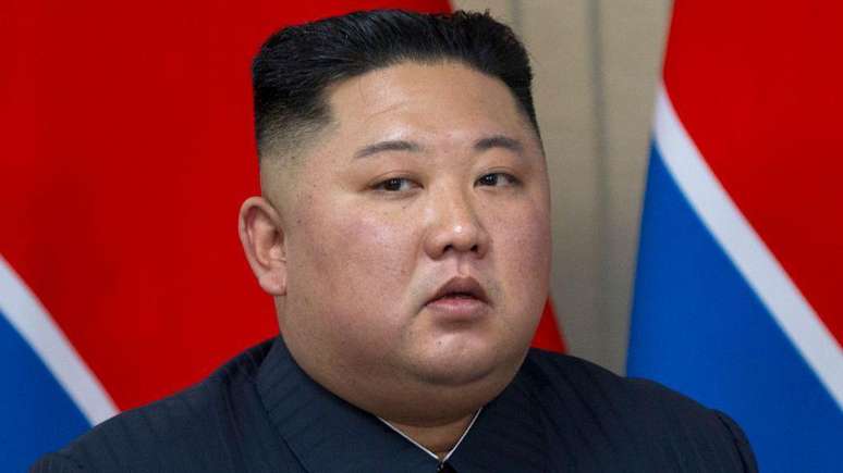 O líder da Coreia do Norte, Kim Jong-un, mantém o sistema de classificação e controle social herdado de seu avô, o fundador do país Kim Il-sung