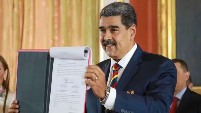 Governo guian&ecirc;s reage &agrave; decis&atilde;o de Maduro sobre regi&atilde;o de Essequibo
