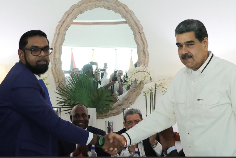 Presidentes da Guiana e da Venezuela se reuniram no ano passado para debater o Essequibo