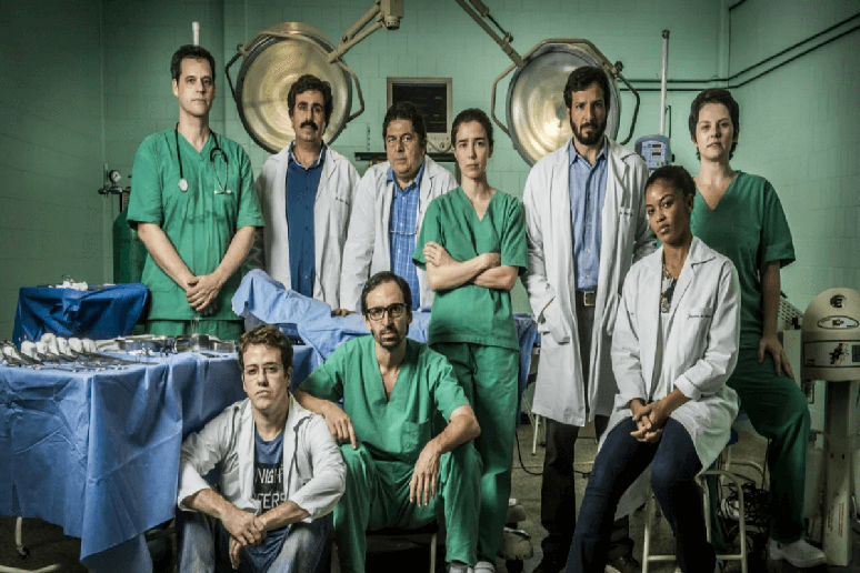 ‘Sob pressão’ mostra a rotina de médicos em um hospital público brasileiro 