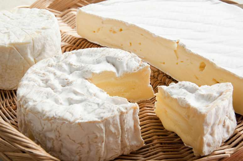 Extinção de fungo ameaça produção de queijo brie no mundo, alerta especialista
