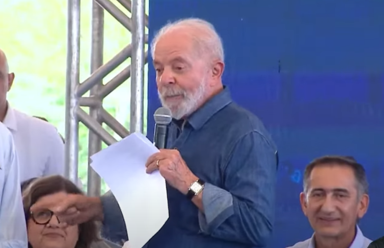 Lula em cerimônia de inauguração em Pernambuco nesta quinta-feira, 4