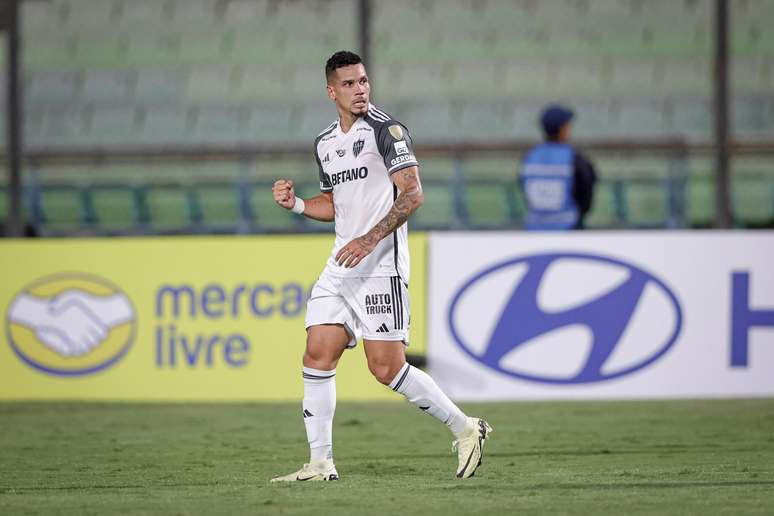 ENM performances: Paulinho scores a brace and is the name of a defeat on his debut;  see notes ENM performances: Paulinho scores a brace and is the name of a defeat on his debut;  see notes