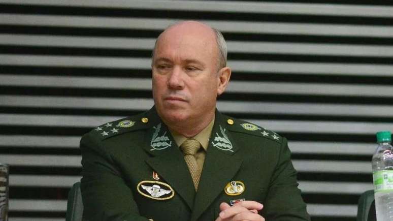 O general Mauro Lourena Cid chefiou escritório da Apex em Miami