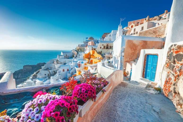 Santorini tem paisagens paradisíacas