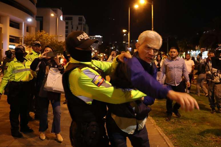 Roberto Canseco, encarregado de negócios da embaixada do México em Quito, confrontou a polícia equatoriana durante a operação