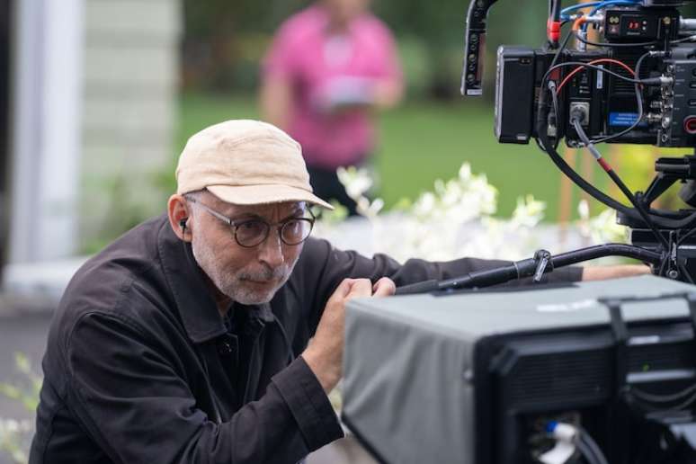 Benoît Delhomme é um experiente diretor de fotografia que se aventura pela primeira vez como cineasta em 'Instinto Materno'