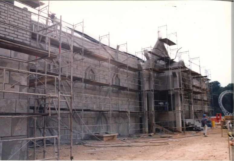 Hopi Hari durante construção 
