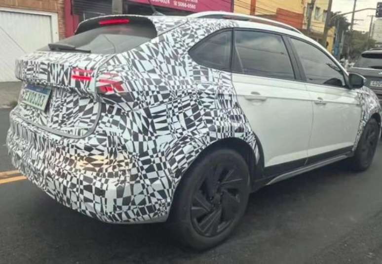 Flagra do novo VW Nivus GTS em testes