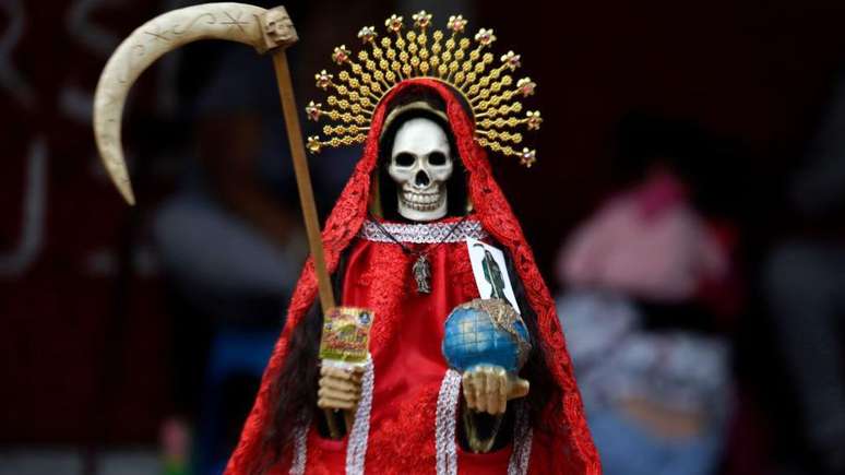 Existem grupos criminosos no México que cultuam a Santa Morte