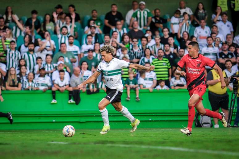 Figueiredo e Gamarra são destaques de Coritiba e Athletico.