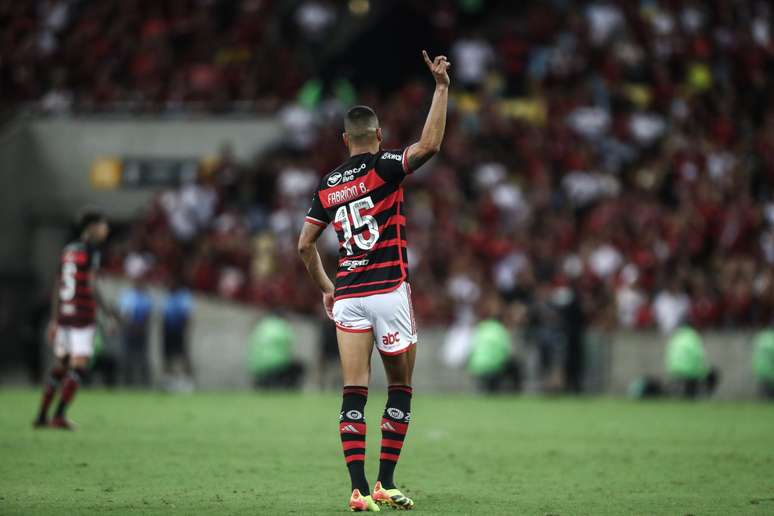 Fabrício Bruno em ação pelo Flamengo na final do Carioca 