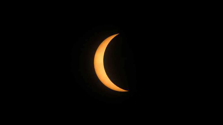 Visão parcial do eclipse em Mazatlán, no México