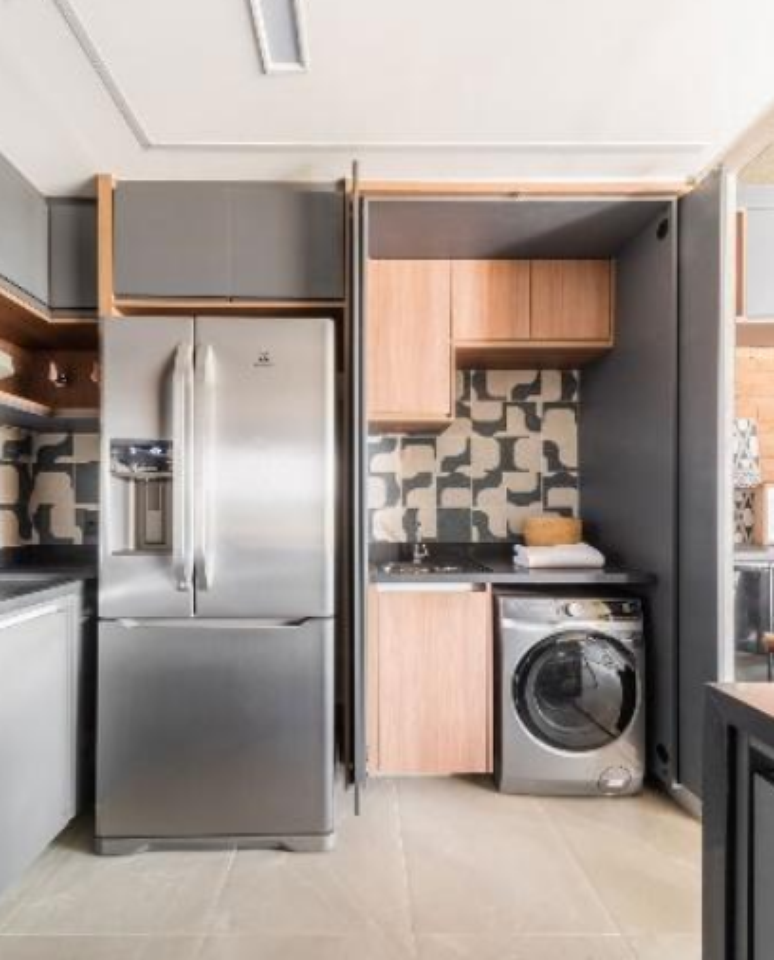 17. Cozinhas com lavanderia são uma forte tendência em apartamentos pequenos – Projeto: Bruno Moraes | Foto: Guilherme Pucci/CASACOR