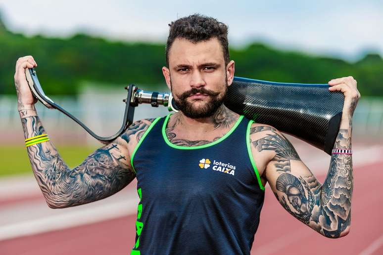 Ex BBB Vinicius suffers a road accident: “Bus overturned”