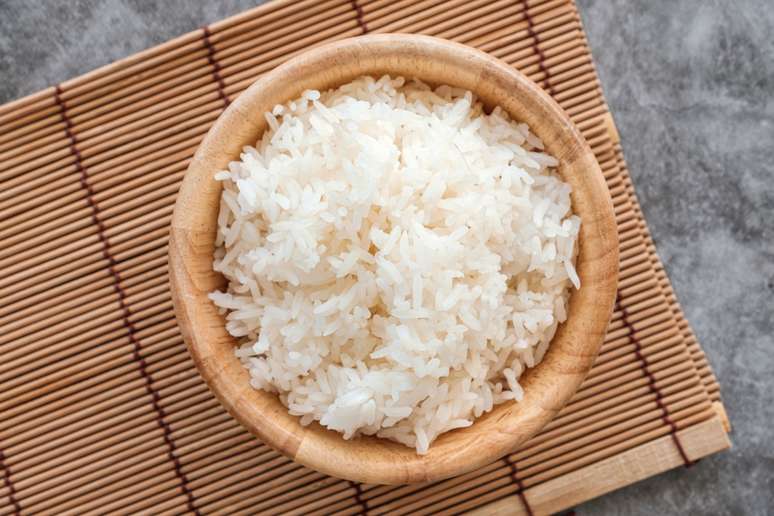 O arroz é uma excelente fonte de carboidratos complexos 
