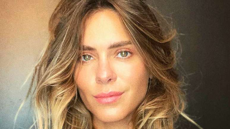 In a thin bikini, Carolina Dieckmann enjoys a sunny day at the waterfall and her beautiful shape surprises: ‘Gata’