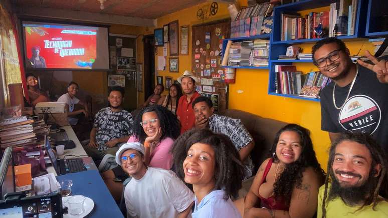 Jovens da periferia do Recife conversam com o Visão do Corre e mostram o quanto a educação tecnológica eleva o debate