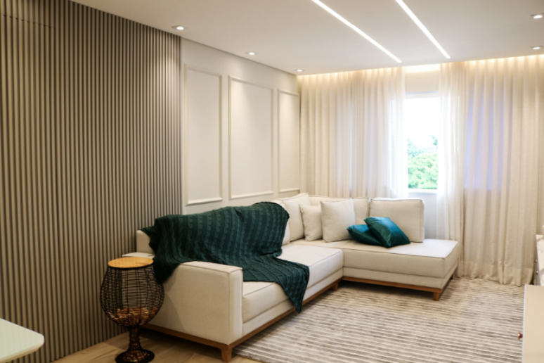 6. Aposte em iluminação natural e artificial para melhorar a iluminação da sala de apartamento – Projeto/Foto: Priscila Mendonça