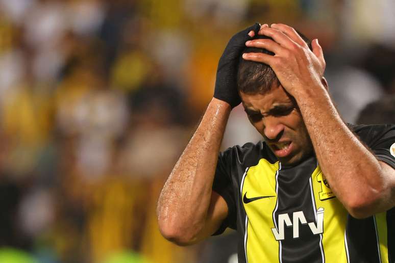 VIDEO: Al-Ittihad player is beaten with whips after being beaten