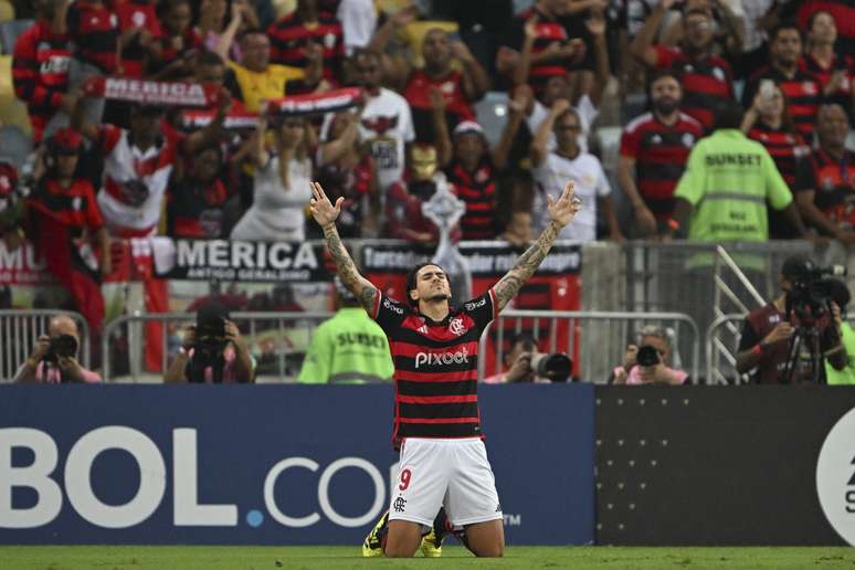 Pedro comemora gol pelo Flamengo 