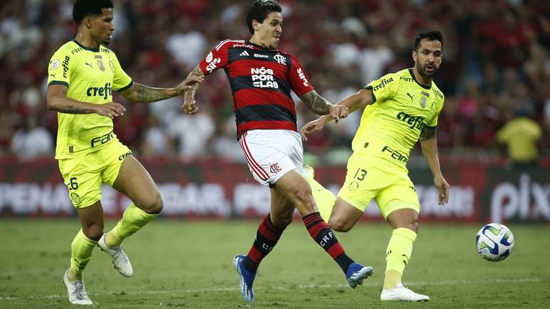 Partida entre Flamengo e Palmeiras válida pelo Campeonato Brasileiro de 2023