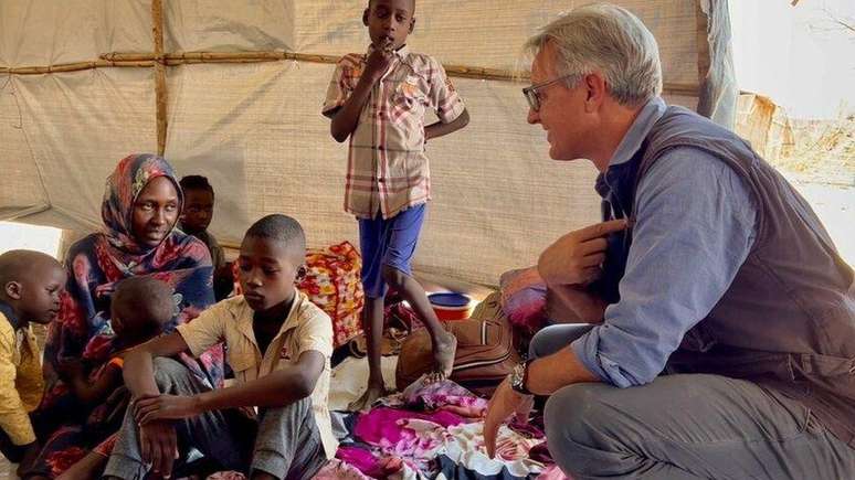 Michael Dunford também é diretor regional do PMA para a África Oriental – e atende famílias sudanesas desalojadas pela crise dentro e fora do país
