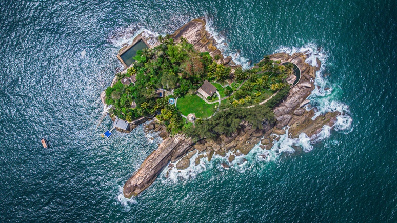 Além das belezas cênicas, ilha se destaca por projetos ambientais e científicos