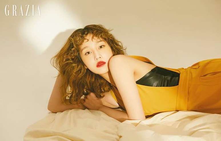 Park Bora, cantora sul-coreana, posa para capa de revista