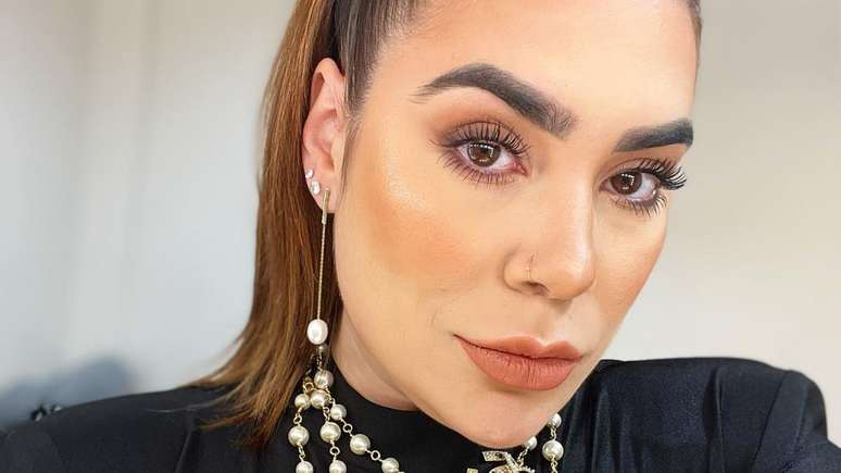 Romance in the air!  Naiara Azevedo Gets Caught With New Boyfriend;  learn more