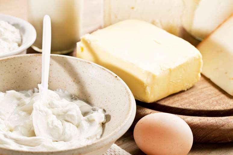 Gordura saturada de manteiga pode não ser tão saudável para o coração quanto a gordura saturada encontrada em produtos lácteos fermentados, como o iogurte
