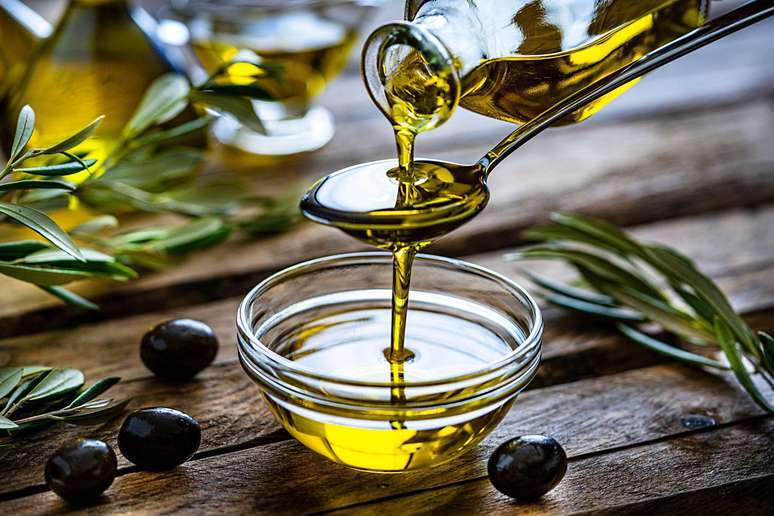A alimentação rica em gorduras póli-insaturadas, como o azeite de oliva, ajuda a reduzir o risco de doenças cardíacas, segundo os cientistas.
