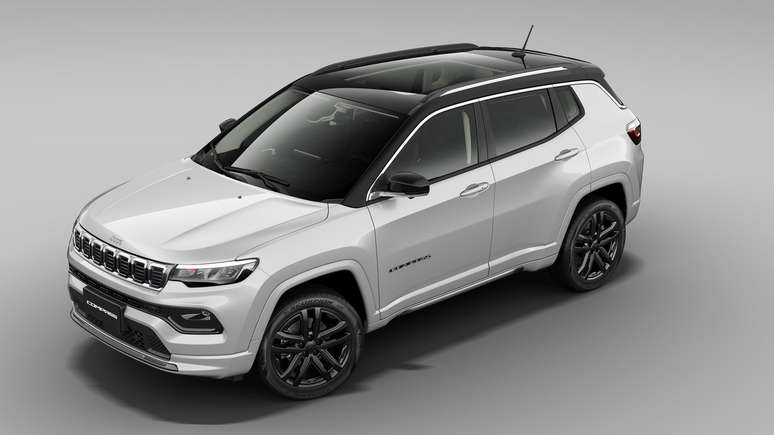 Chegou o Jeep Compass 2025; duas versões aceleram como um Porsche