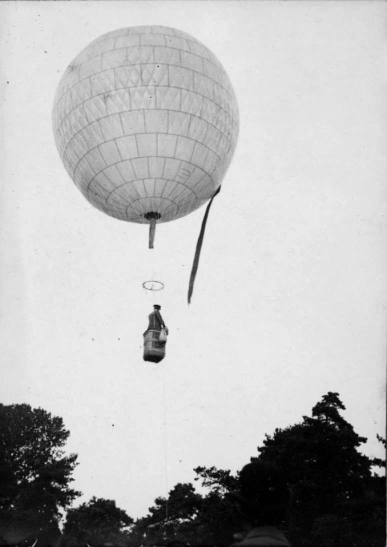Primeiro balão criado por Santos Dumont, em 1898 