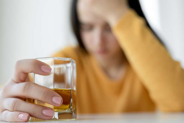Doenças  entre mulheres relacionadas ao consumo de álcool aumentam, sugere estudo